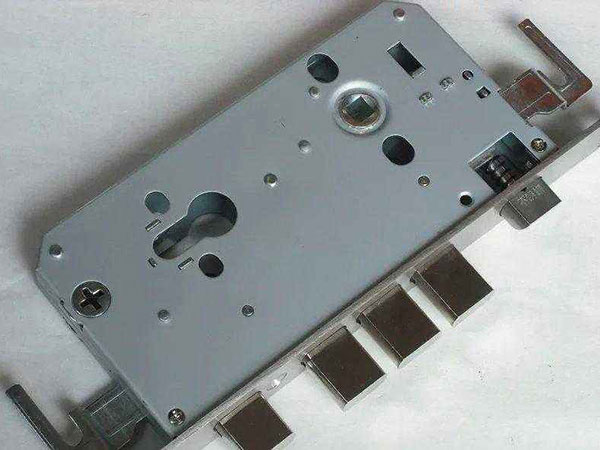 渝中24小时上门开锁公司